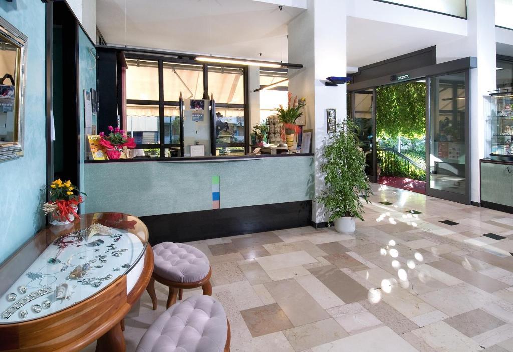 Hotel Acropolis Cattolica Exterior photo