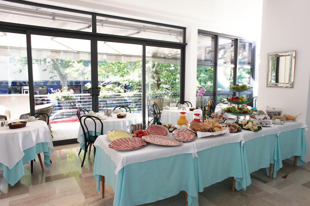 Hotel Acropolis Cattolica Exterior photo