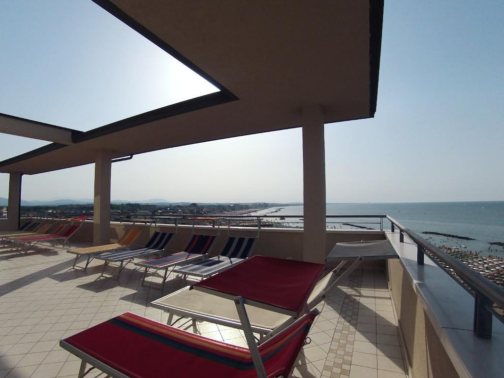 Hotel Acropolis Cattolica Exterior photo