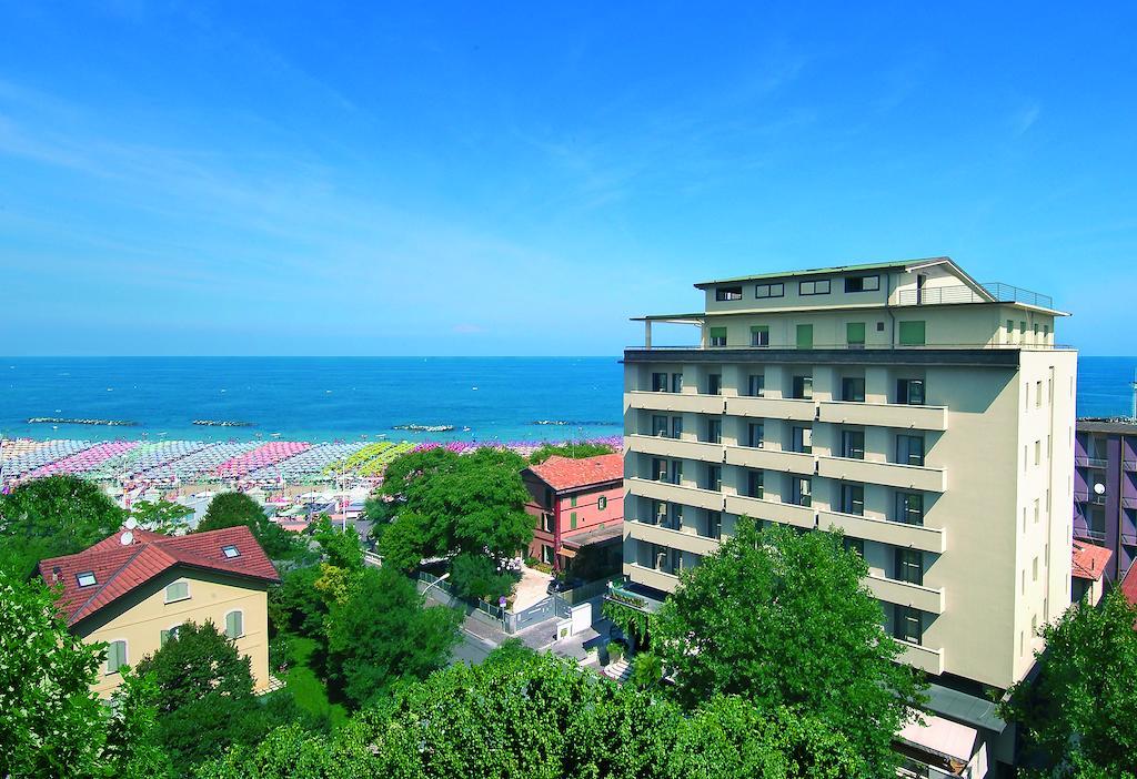 Hotel Acropolis Cattolica Exterior photo
